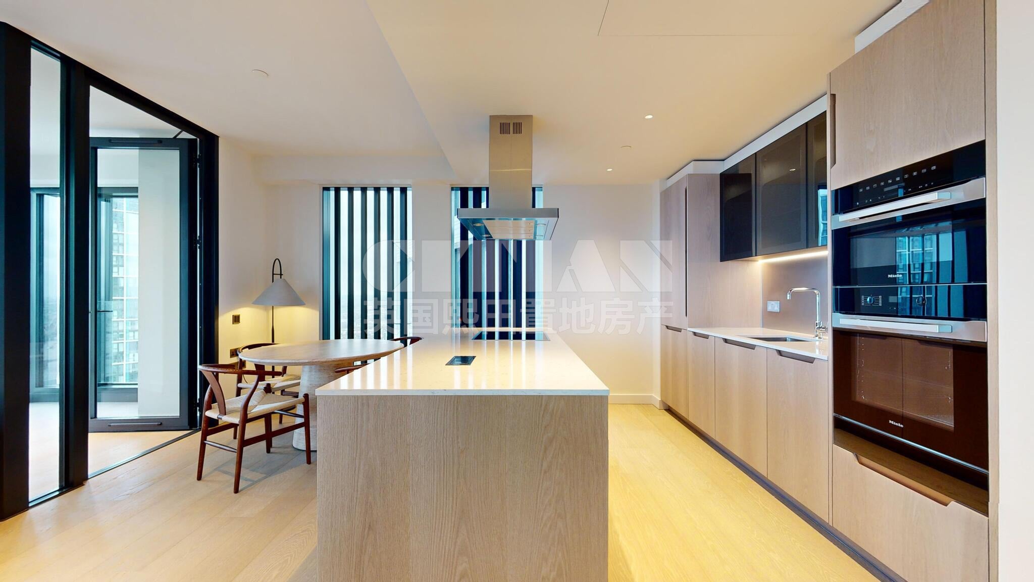 Flat Nine Elms Lane in Greater London