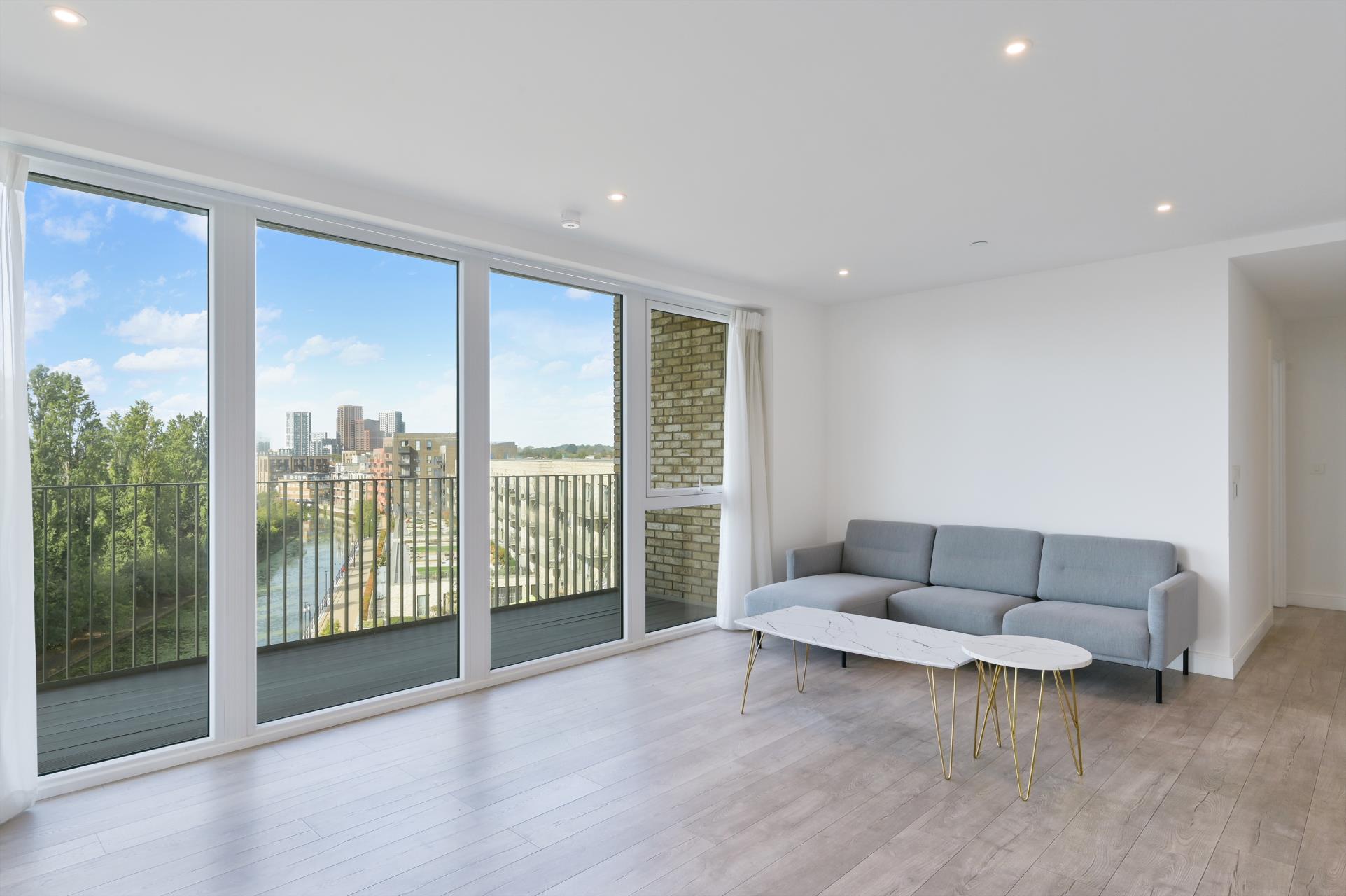 Flat Beresford Avenue in Greater London