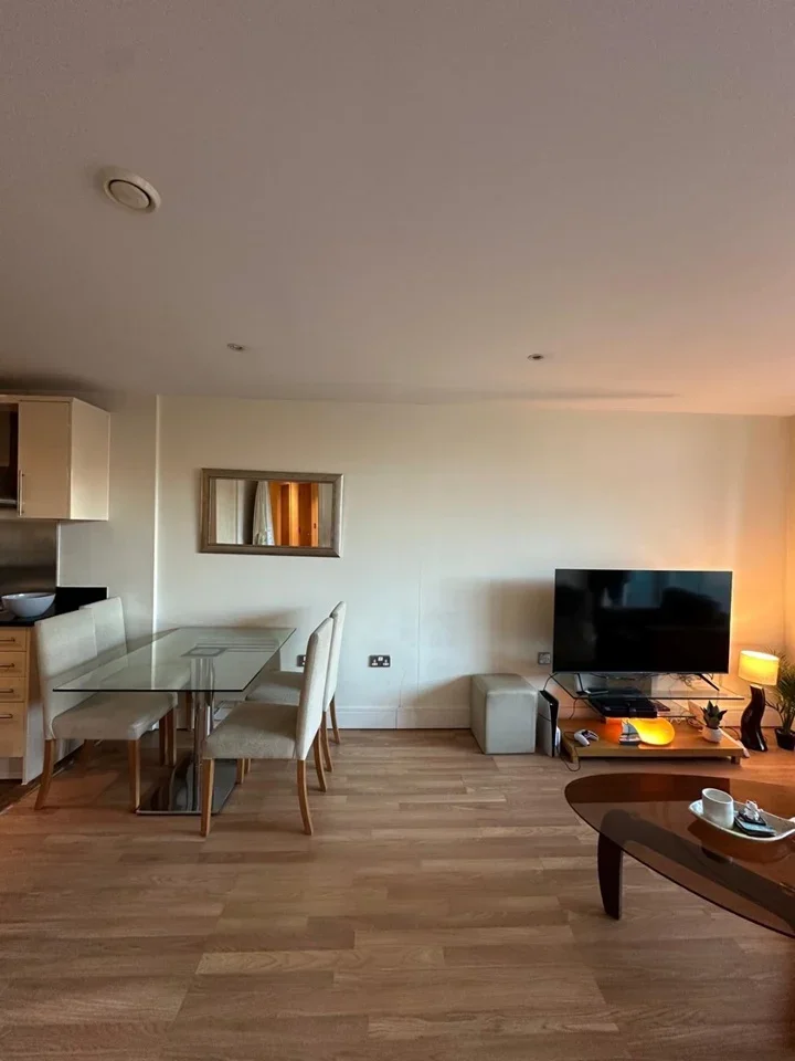 Room Drayton Park in Greater London