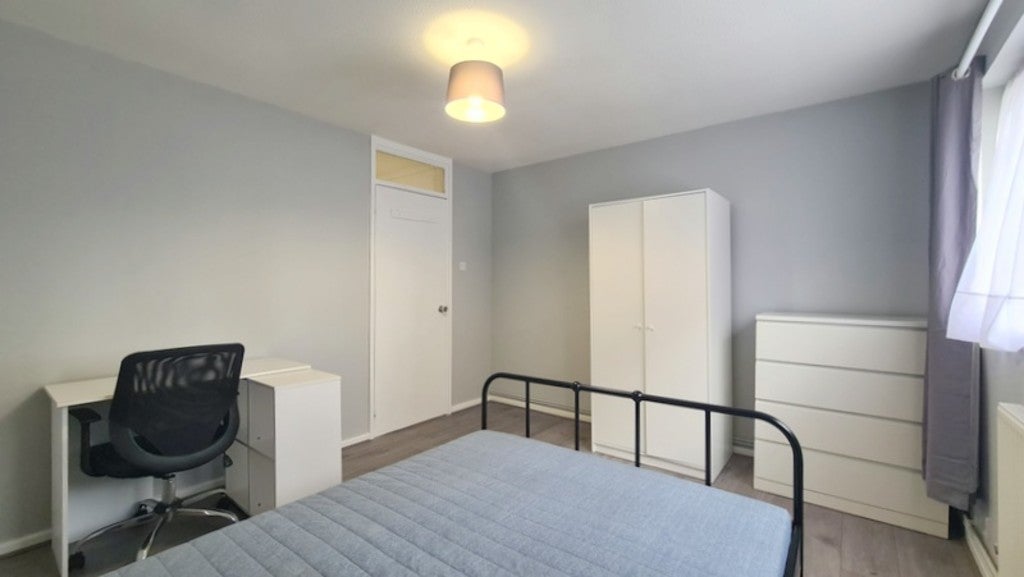 House Aisgill Avenue in Greater London