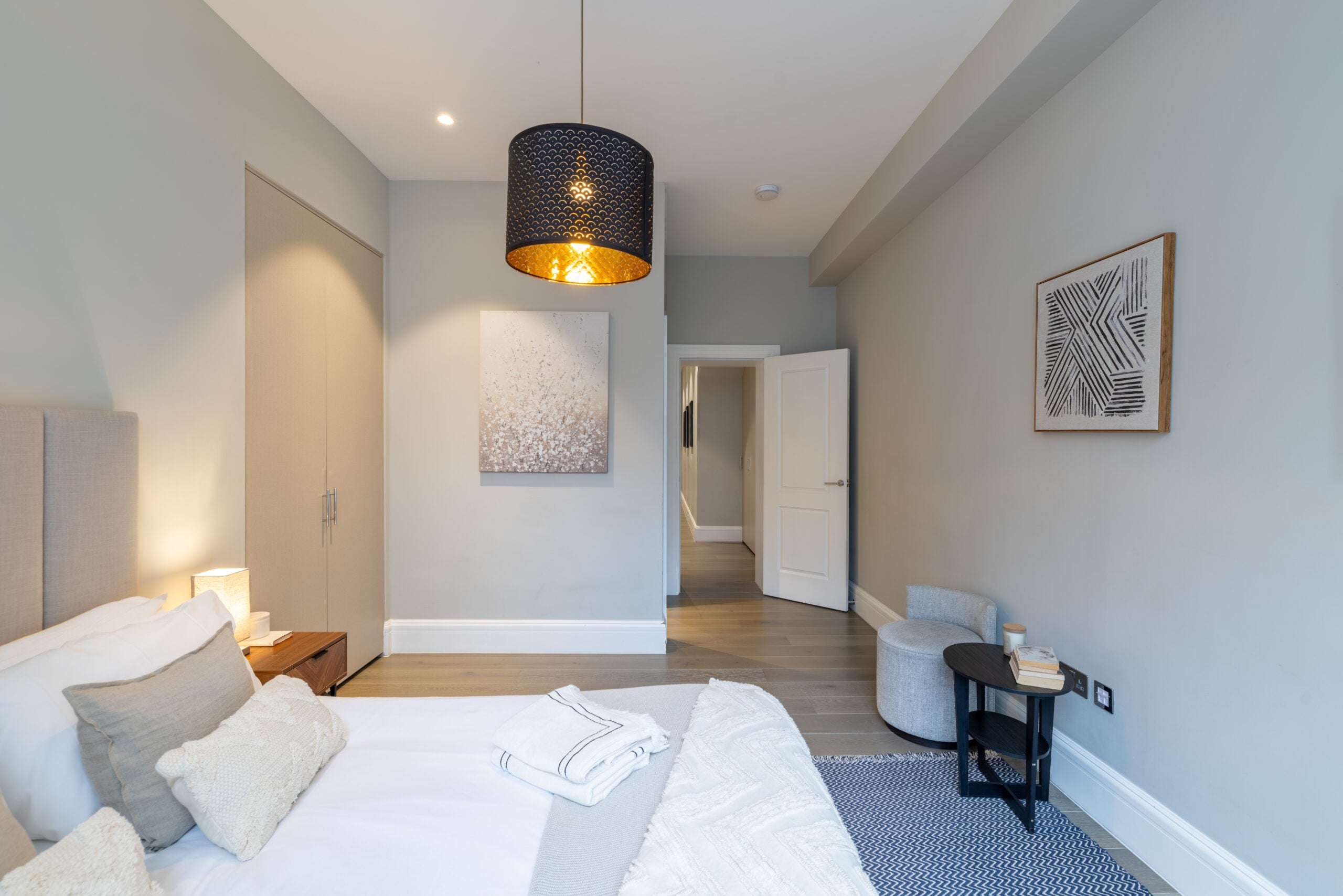Flat Collingham Road in Greater London