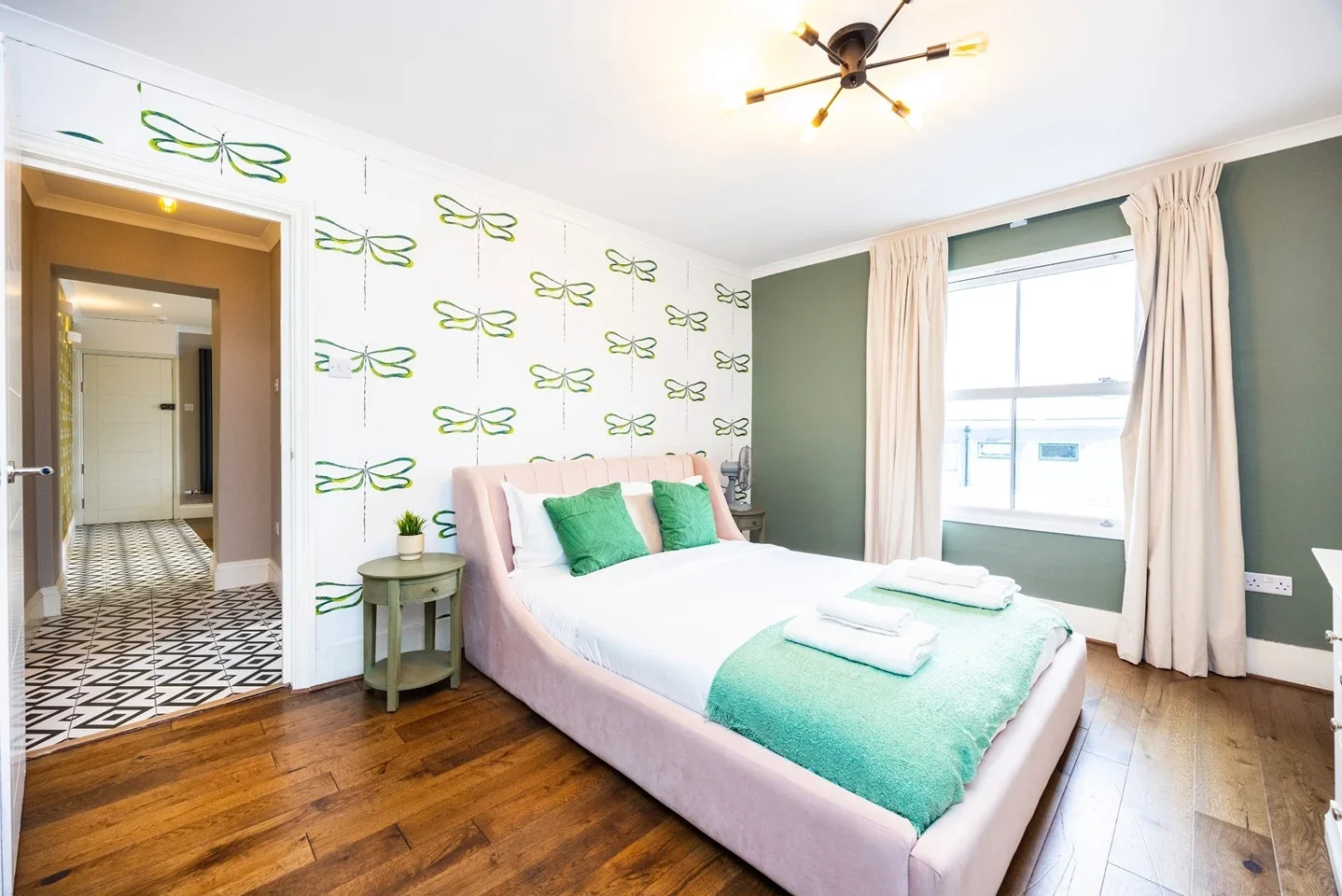 Flat Fernlea Road in Greater London