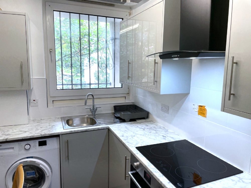 Flat Stanhope Street in Greater London