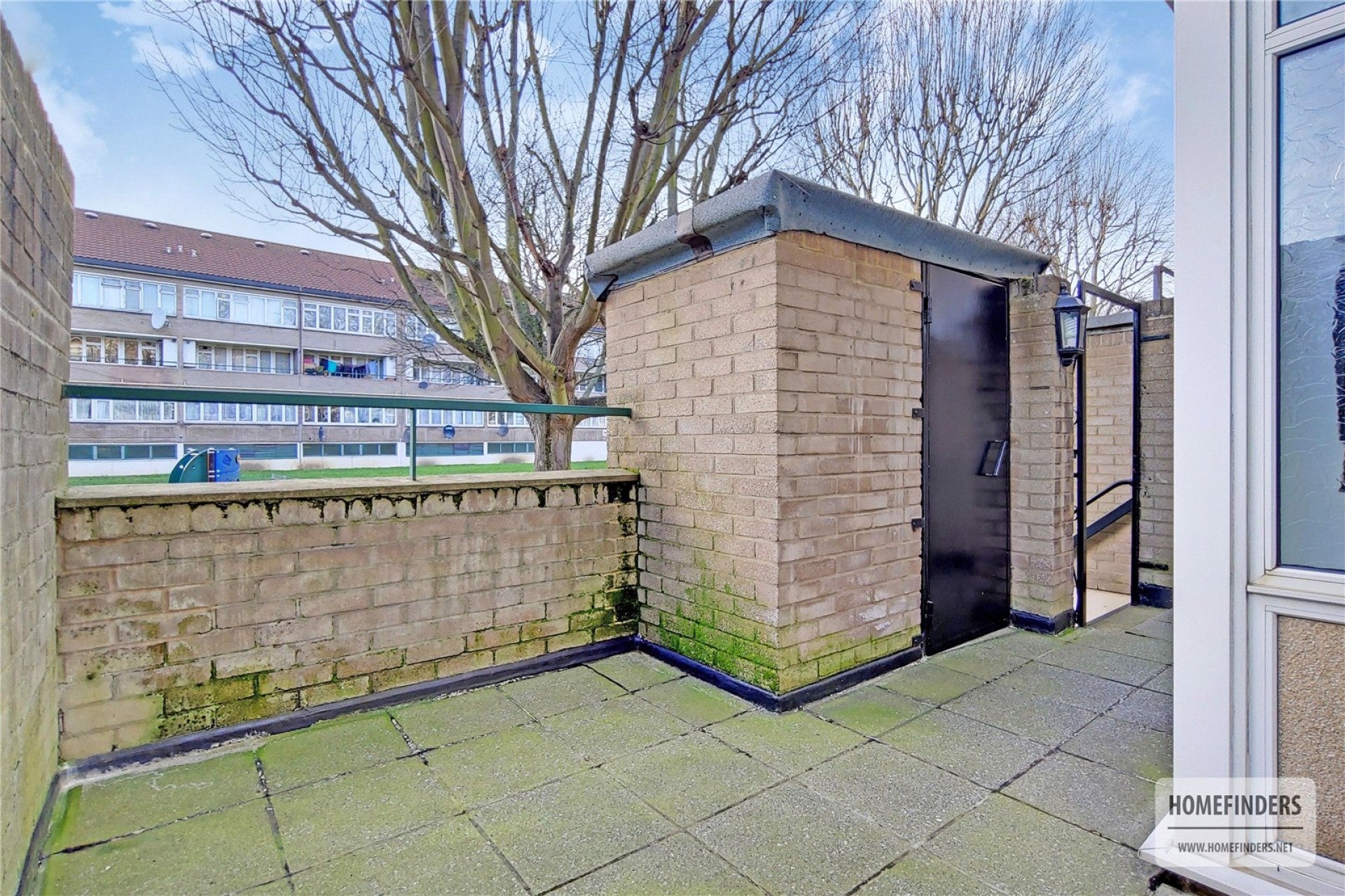 Flat Pembury Road in Greater London