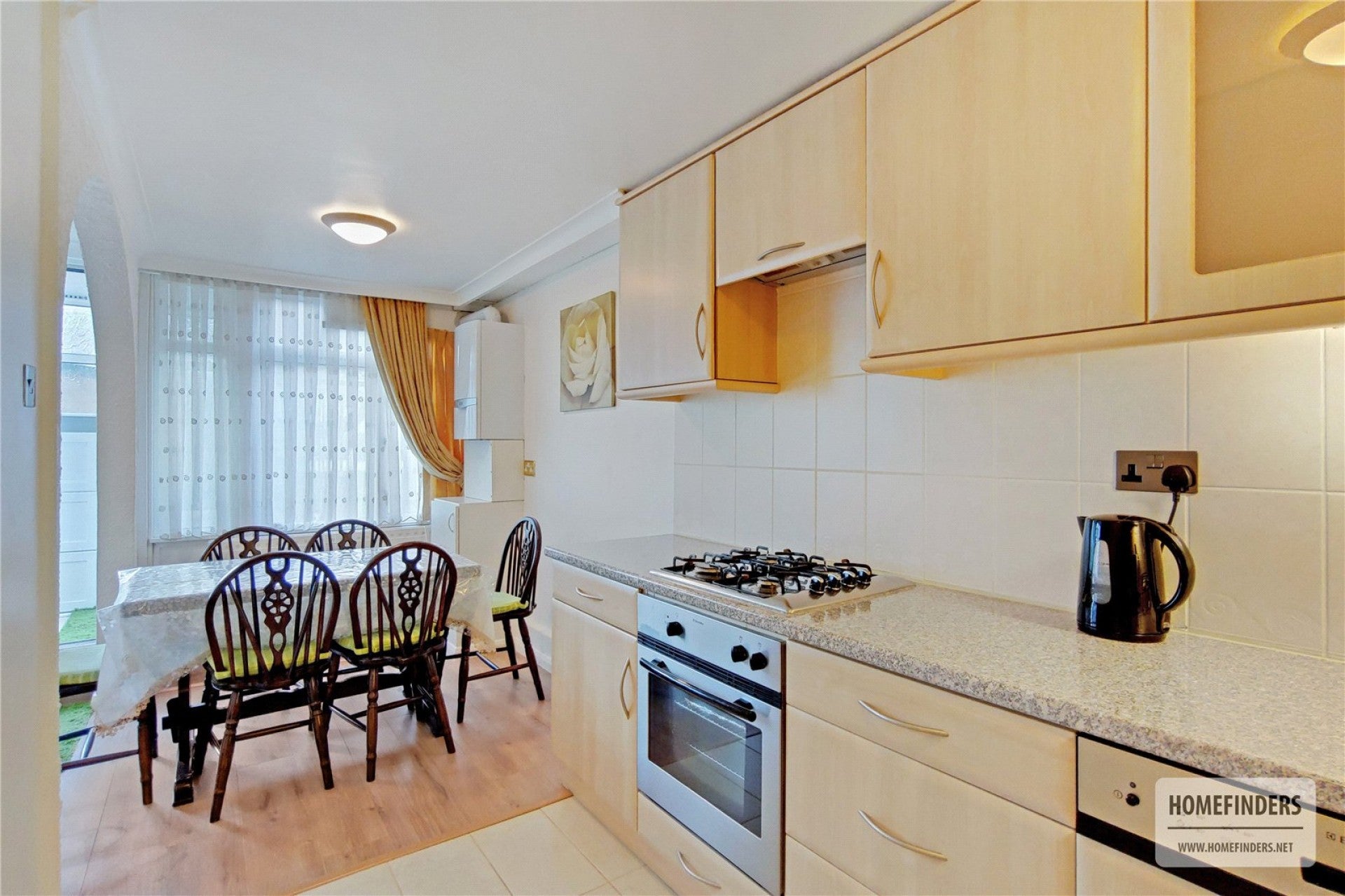 Flat Pembury Road in Greater London