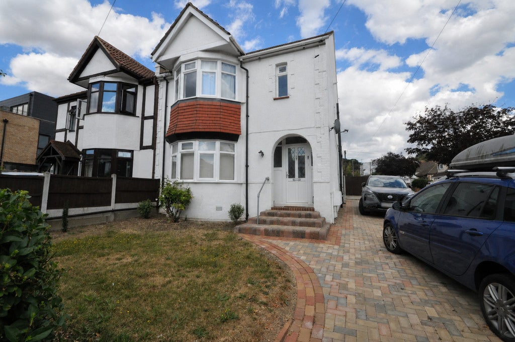 Flat High Road in Castle Point
