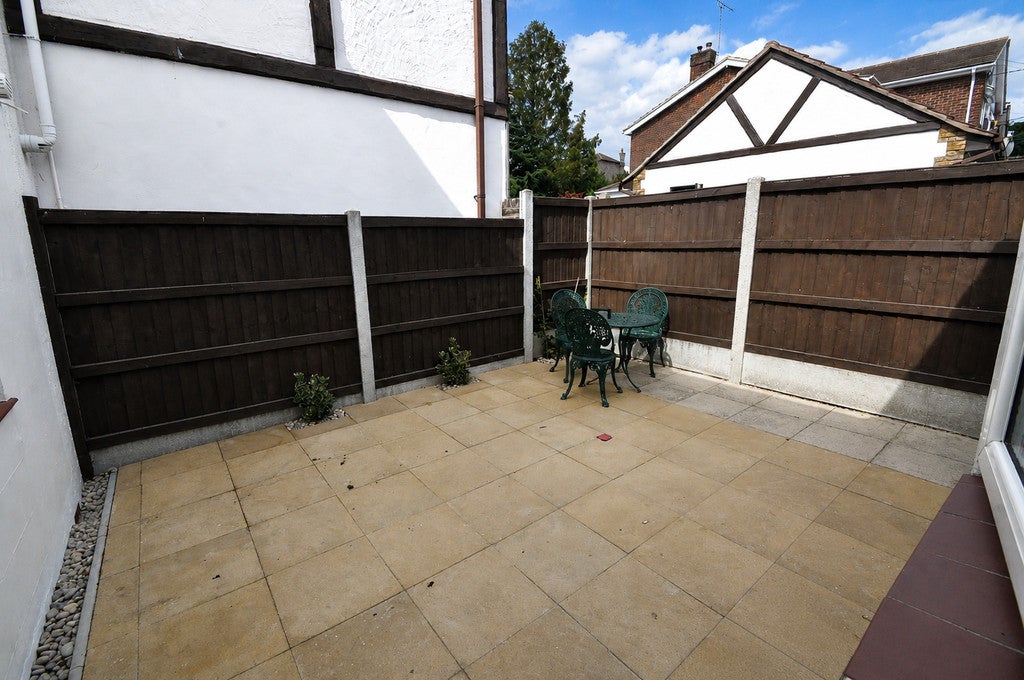 Flat High Road in Castle Point