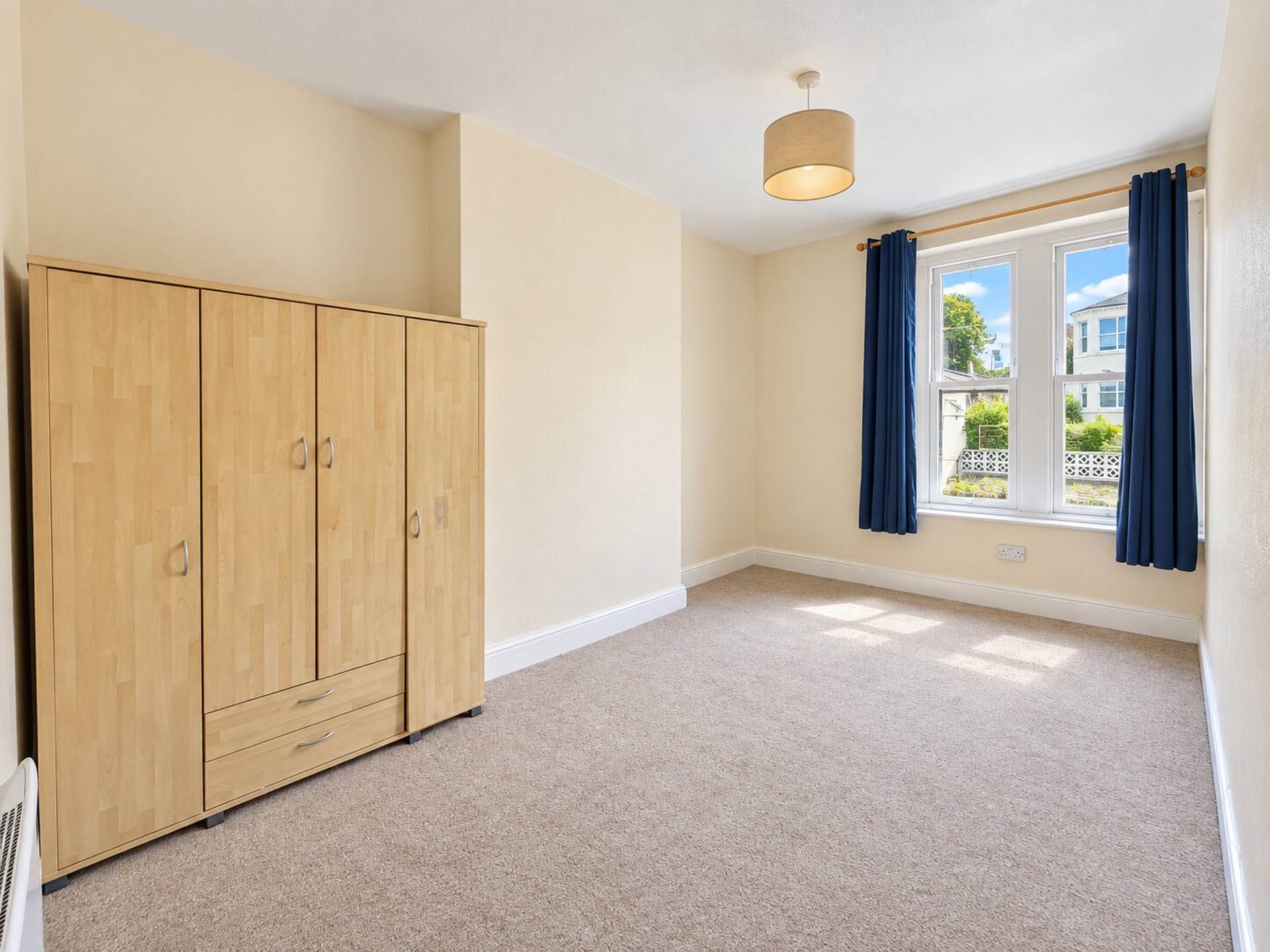 Flat Connaught Place in Weston-super-Mare