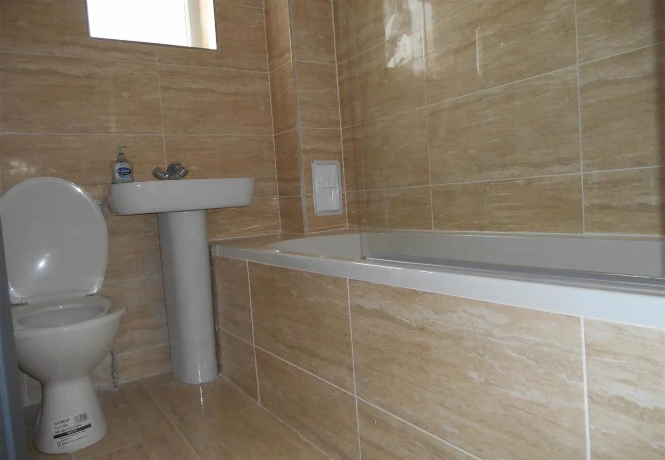 Flat Duke Road in Greater London