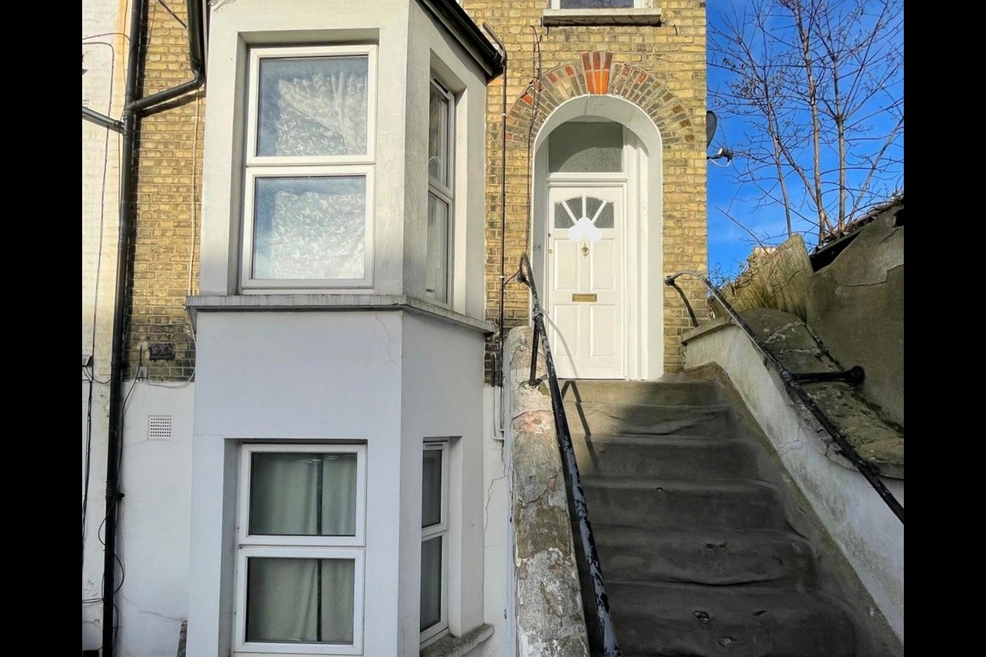 Flat Clifton Road in Greater London