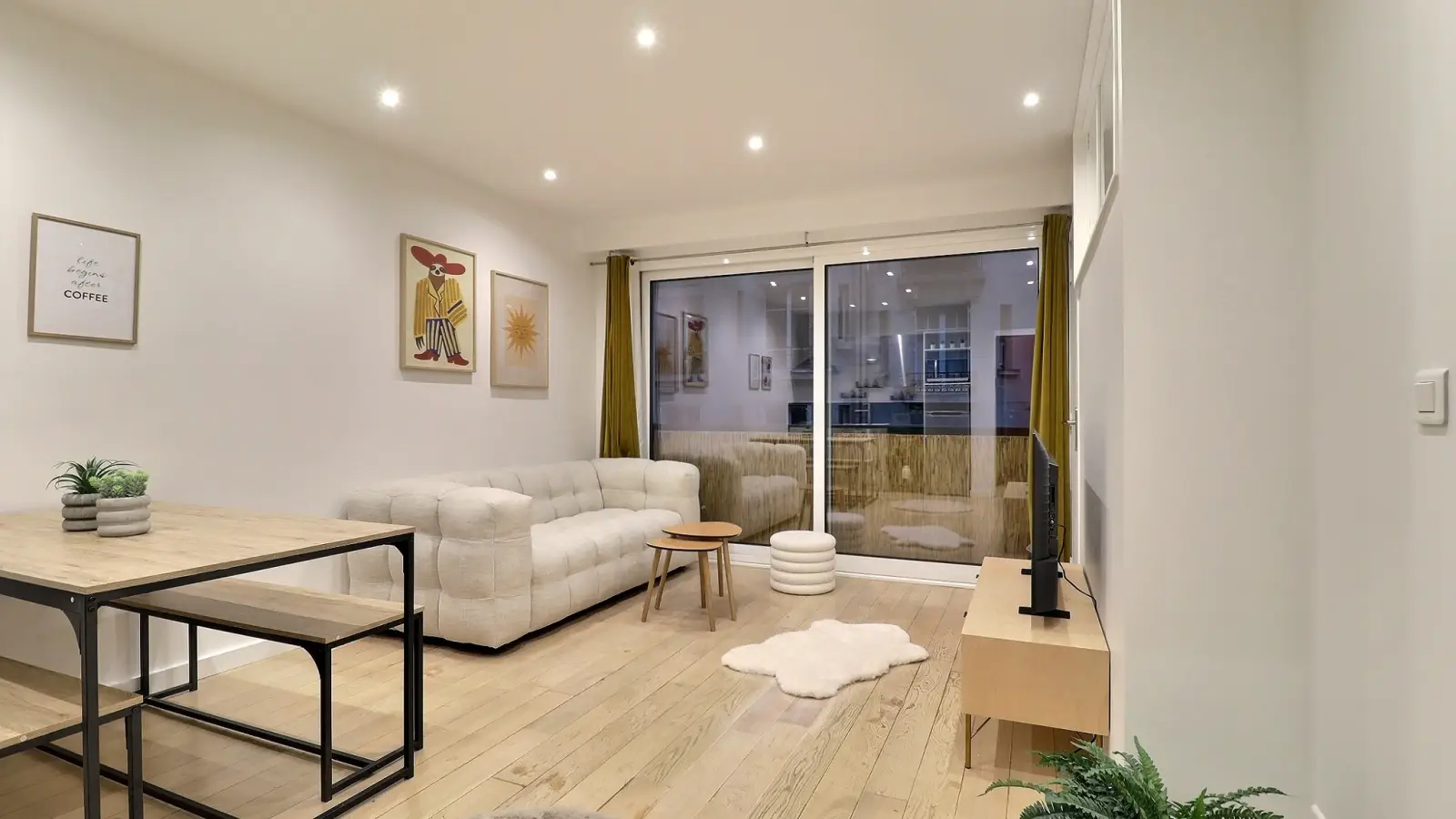 Flat Rue Paul Saunière in Paris