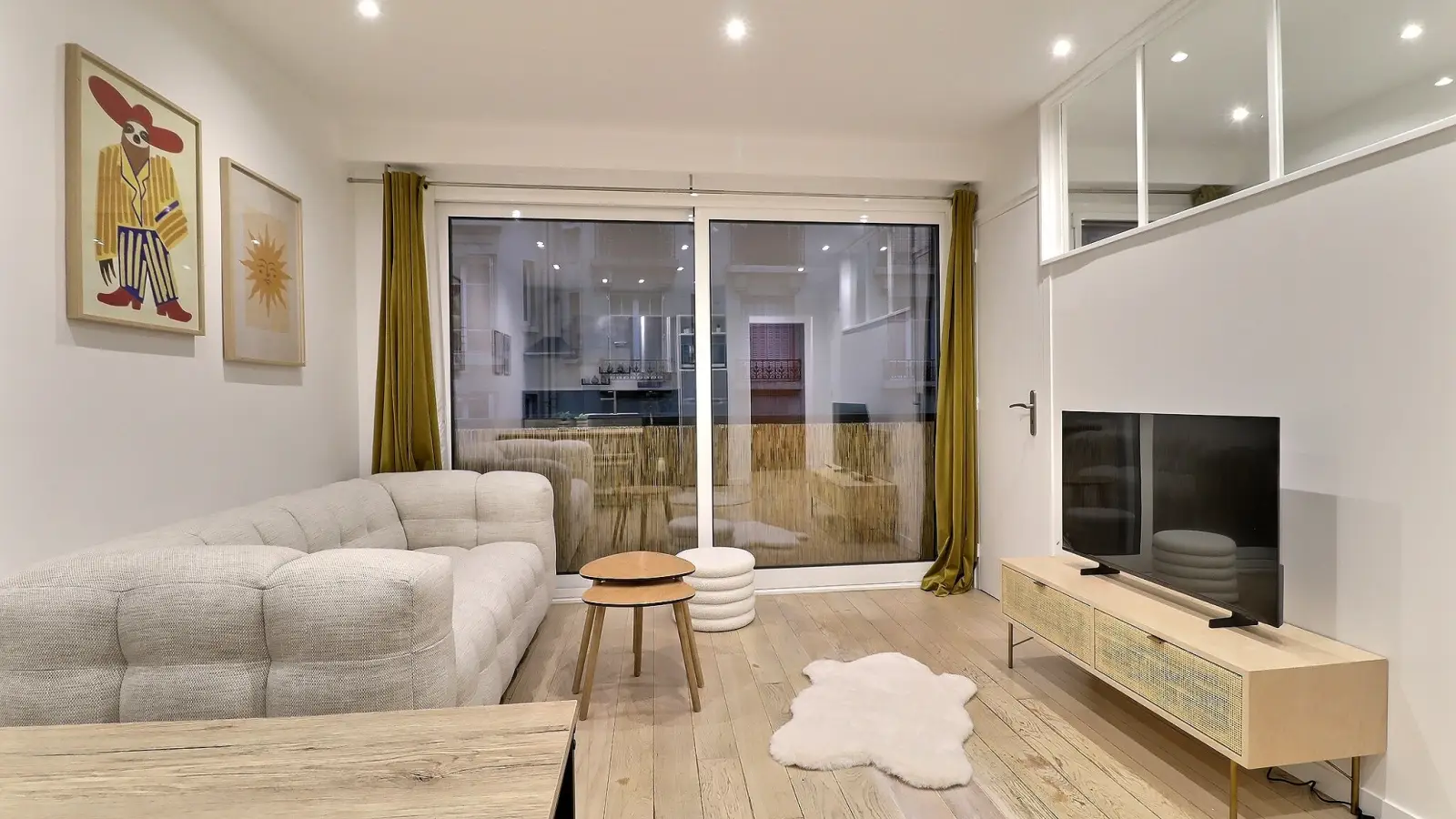 Flat Rue Paul Saunière in Paris