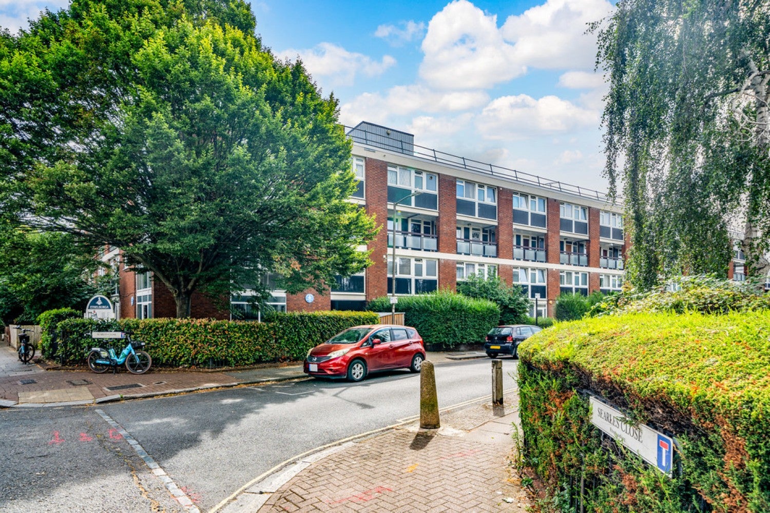 Flat Searles Close in Greater London