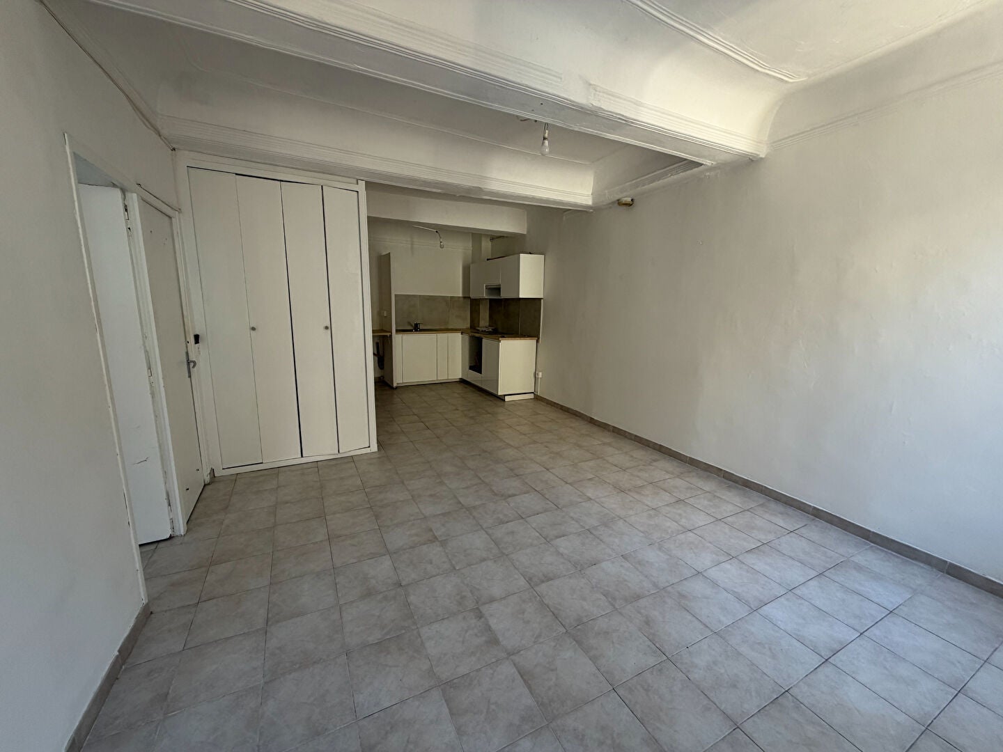 Flat Rue Victor Clappier in Toulon