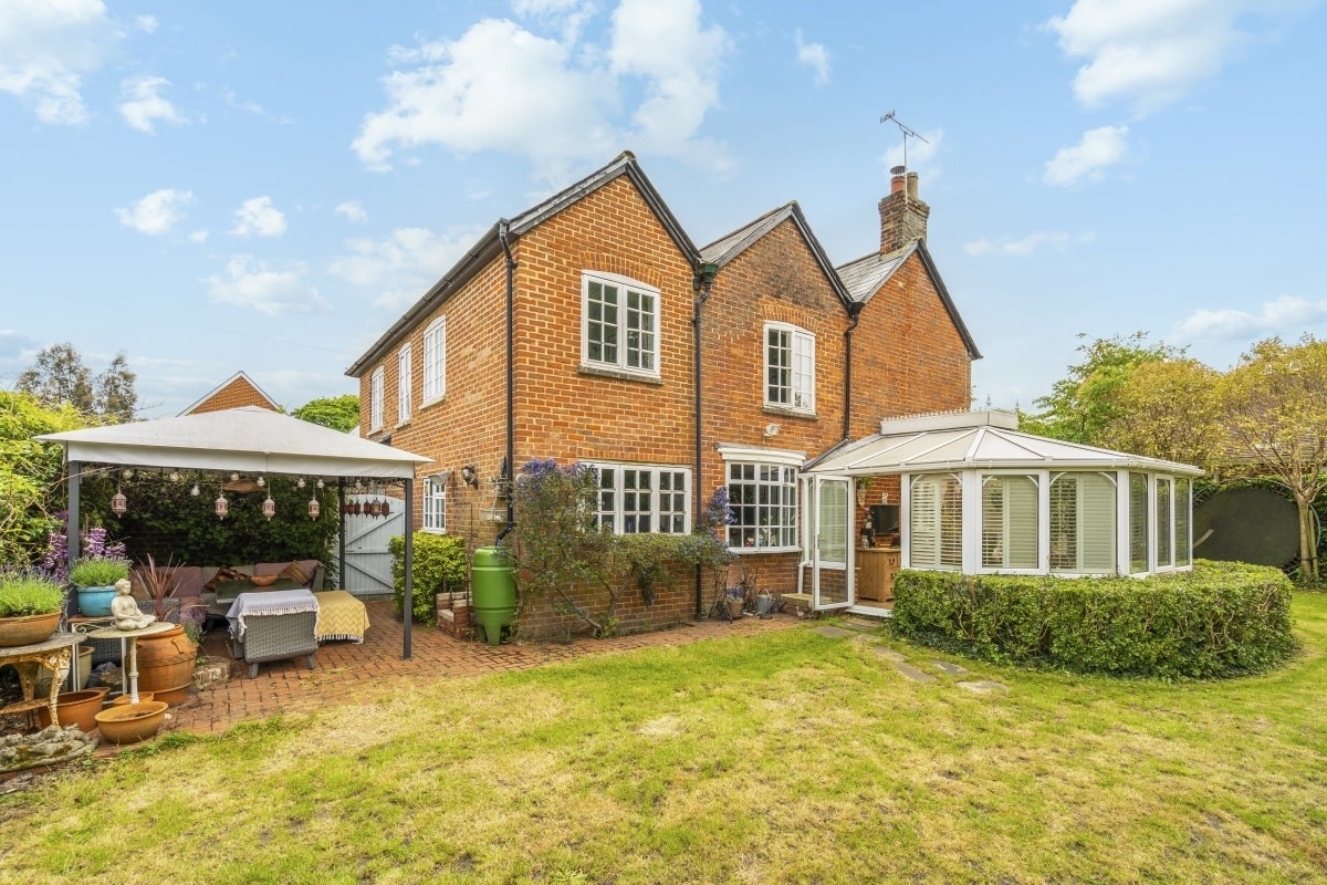 House Thorn Road in Waverley