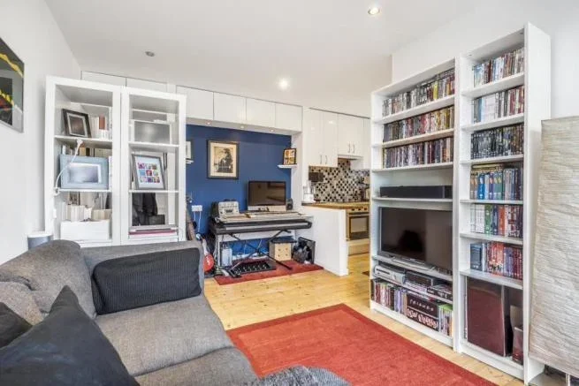 Flat Makepeace Avenue in Greater London