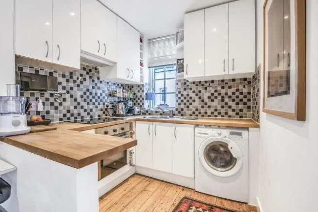 Flat Makepeace Avenue in Greater London