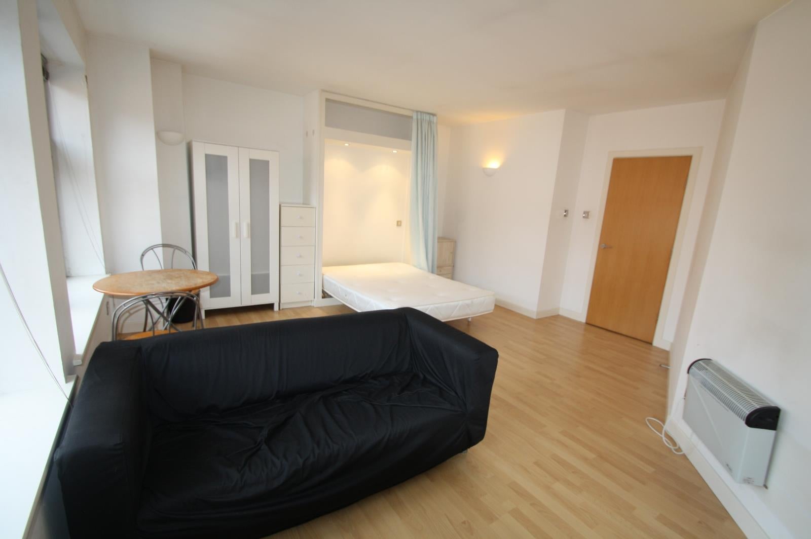 Flat York Place in Leeds