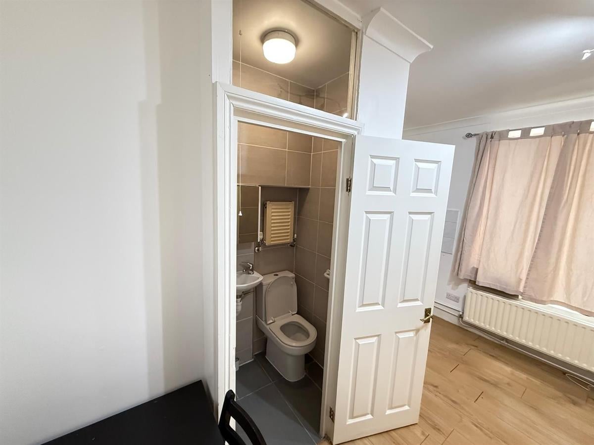 Flat Oakley Square in Greater London