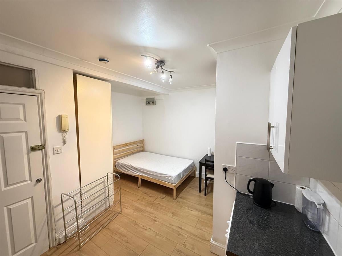 Flat Oakley Square in Greater London