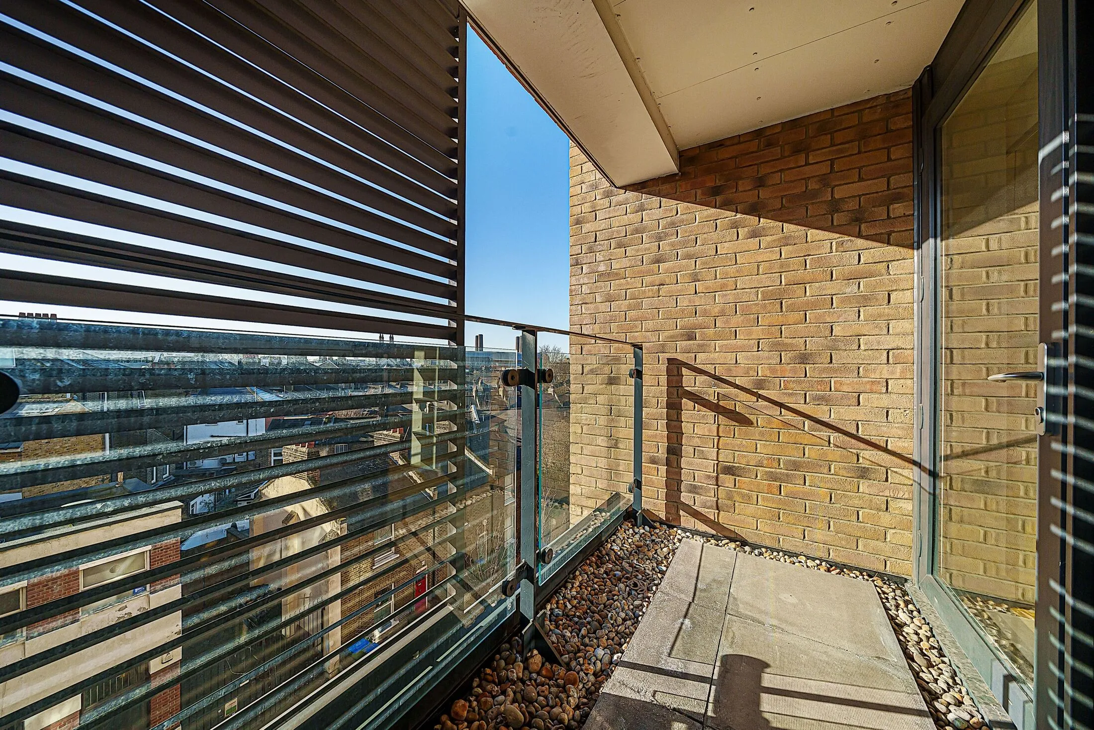 Flat Pelton Road in Greater London