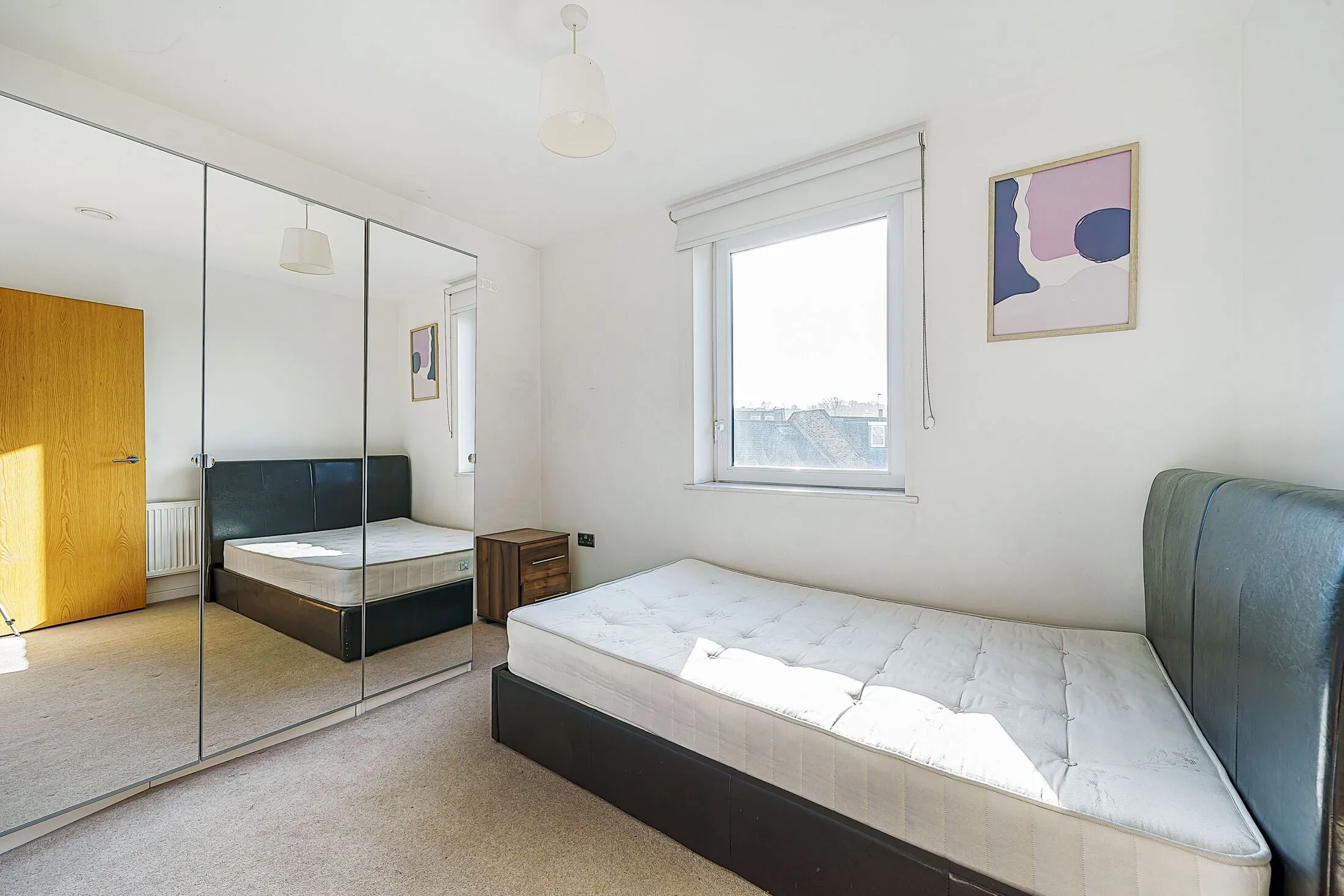Flat Pelton Road in Greater London