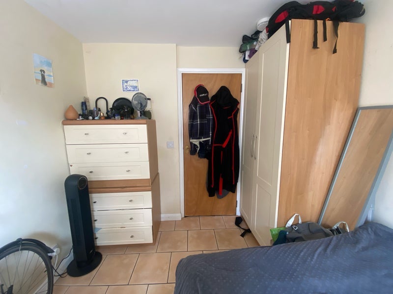 Room Silverthorne Road in Greater London