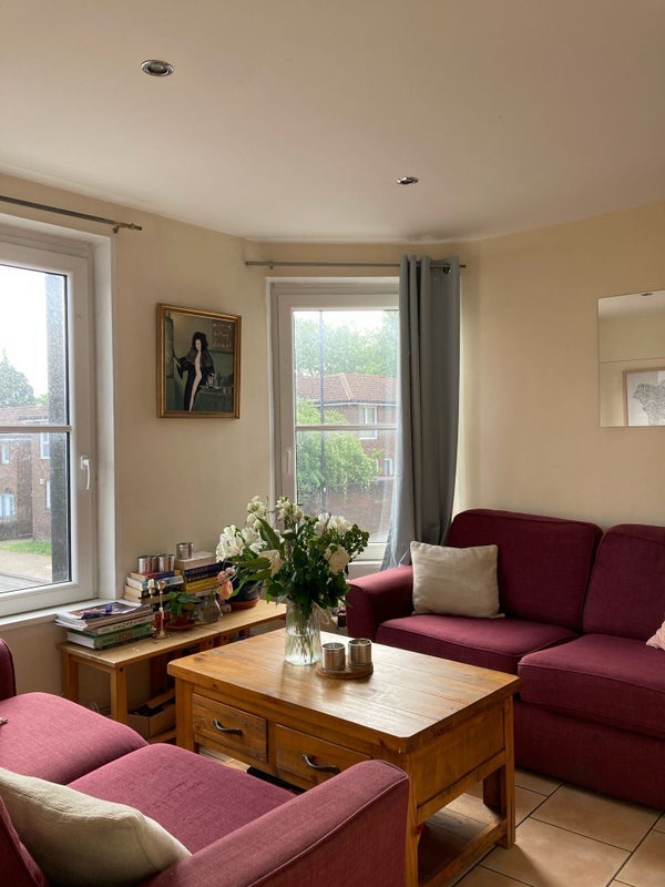 Room Silverthorne Road in Greater London