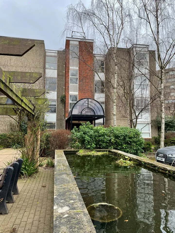 Flat Sullivan Close in Greater London