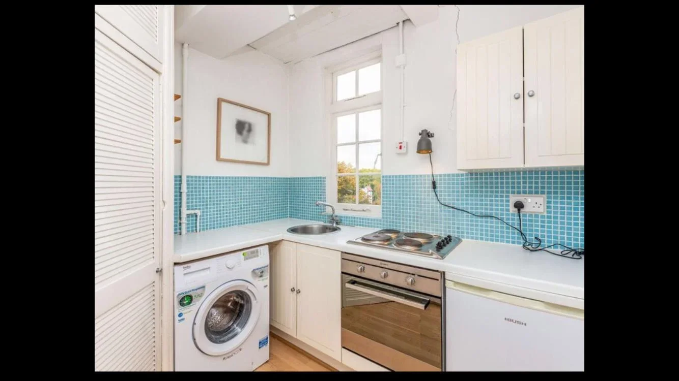 Flat Makepeace Avenue in Greater London