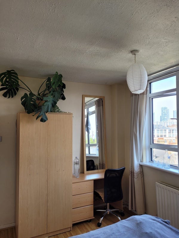 Room Mount Pleasant in Greater London