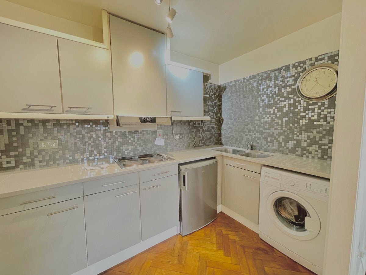 Flat Crothall Close in Greater London