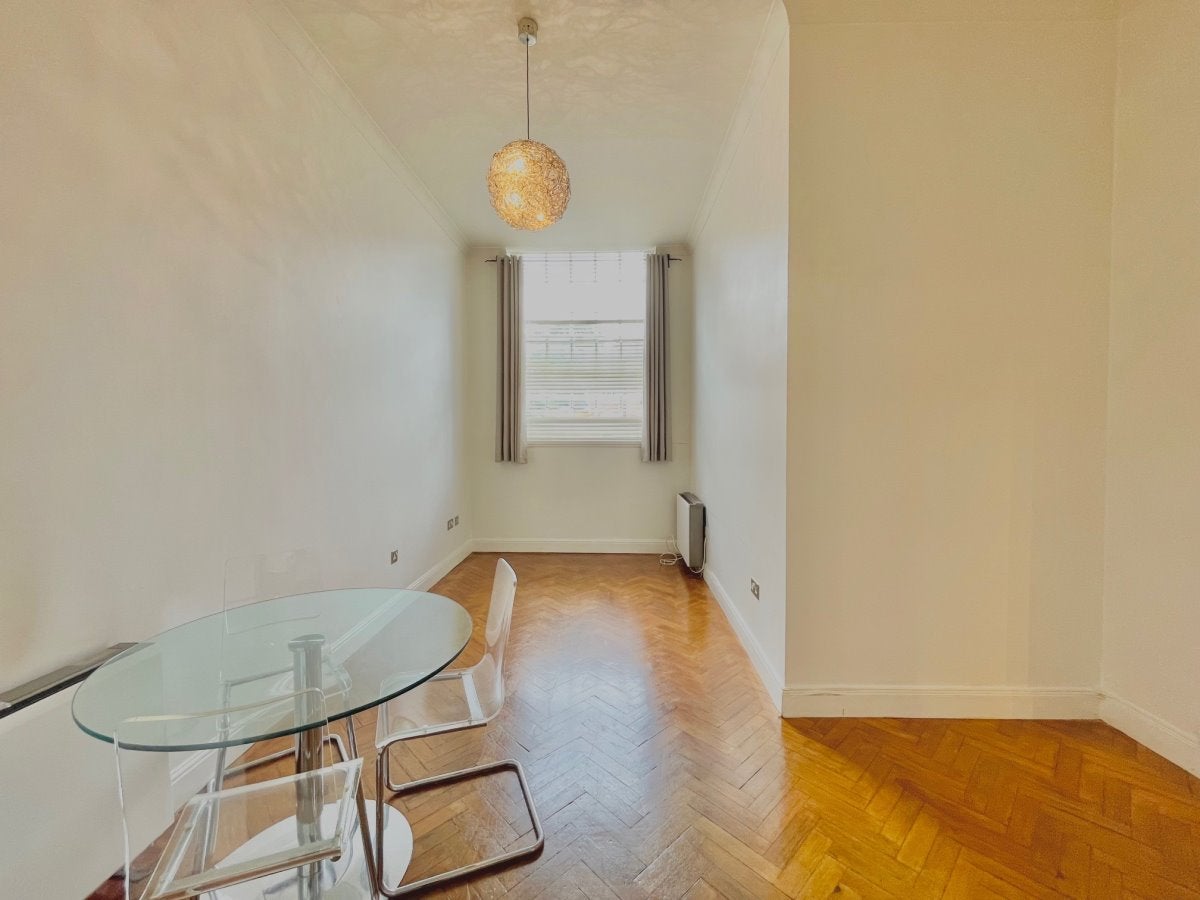 Flat Crothall Close in Greater London