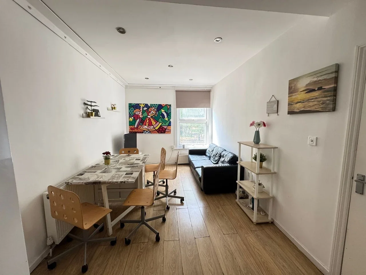 Room Burdett Road in Greater London