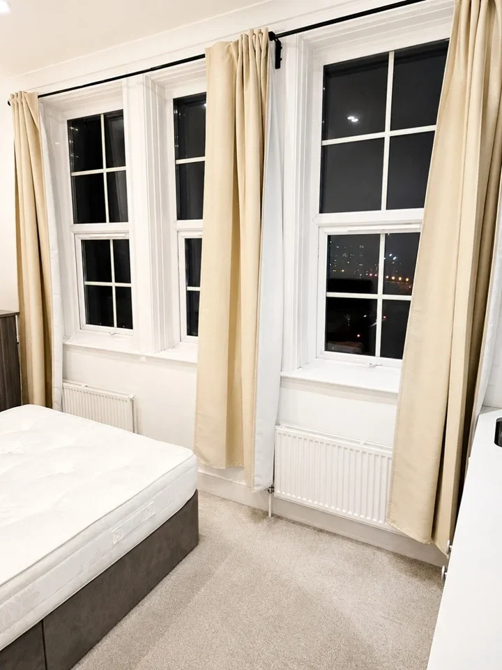 Flat Wandsworth High Street in Greater London