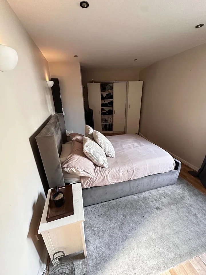 Room Plassy Road in Greater London