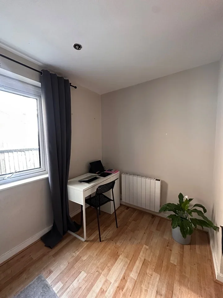 Room Plassy Road in Greater London