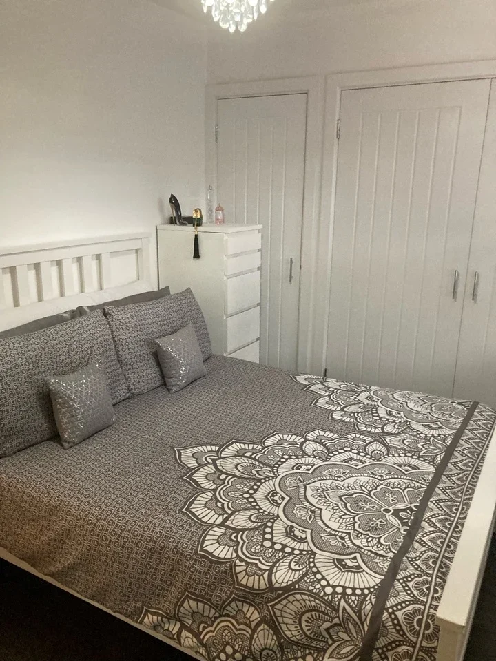 Flat Palmerston Road in Greater London