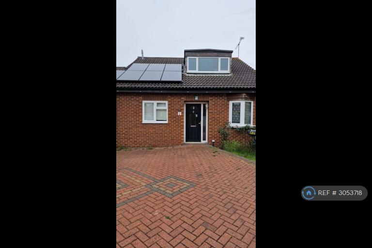 House Hawkedon Way in Reading