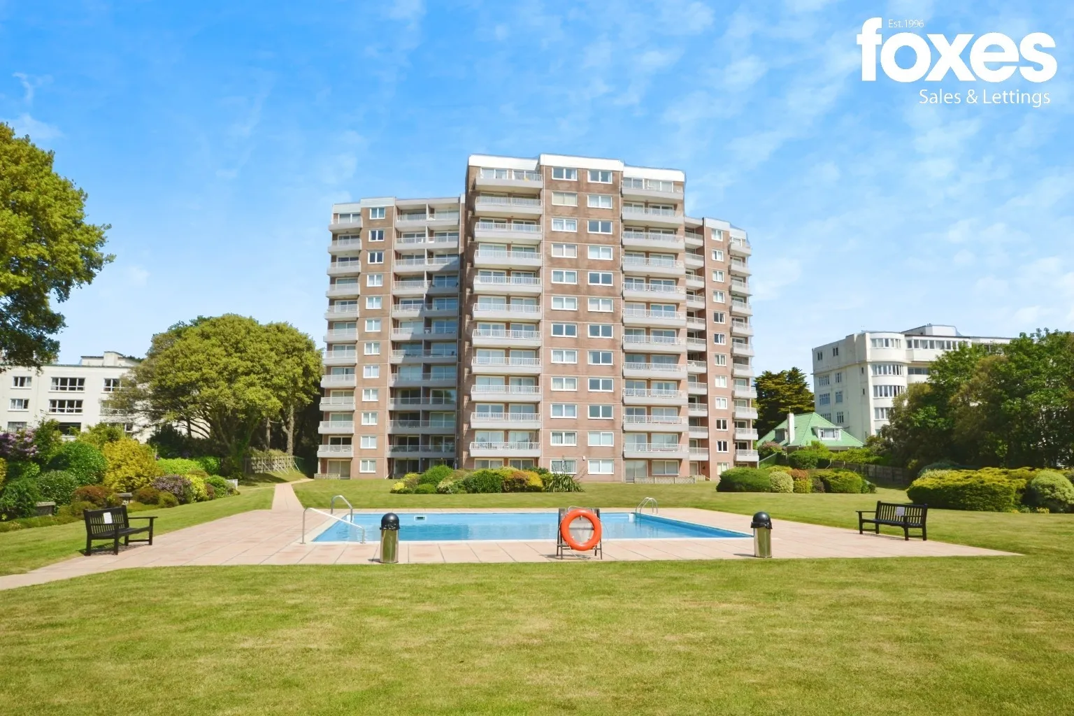 Flat Manor Road in Bournemouth