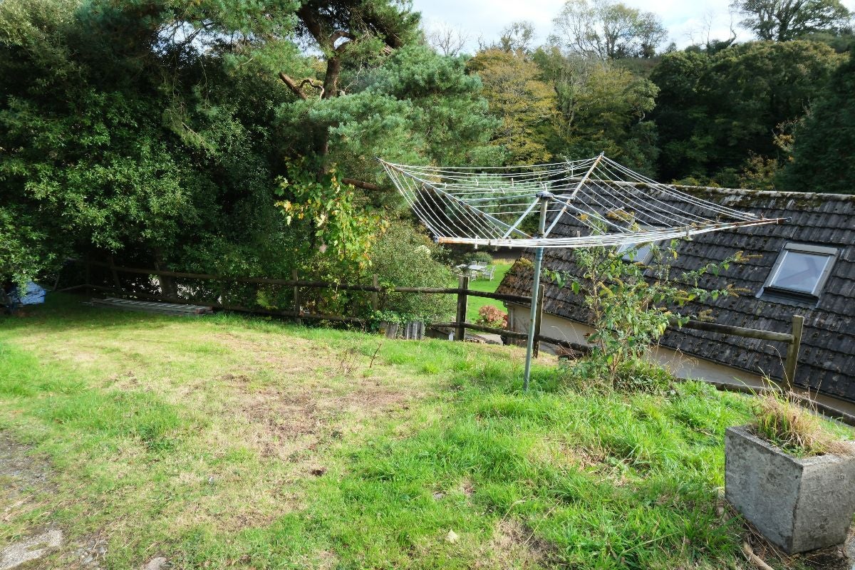 House Rosevear Bridge in Mawgan-In-Meneage