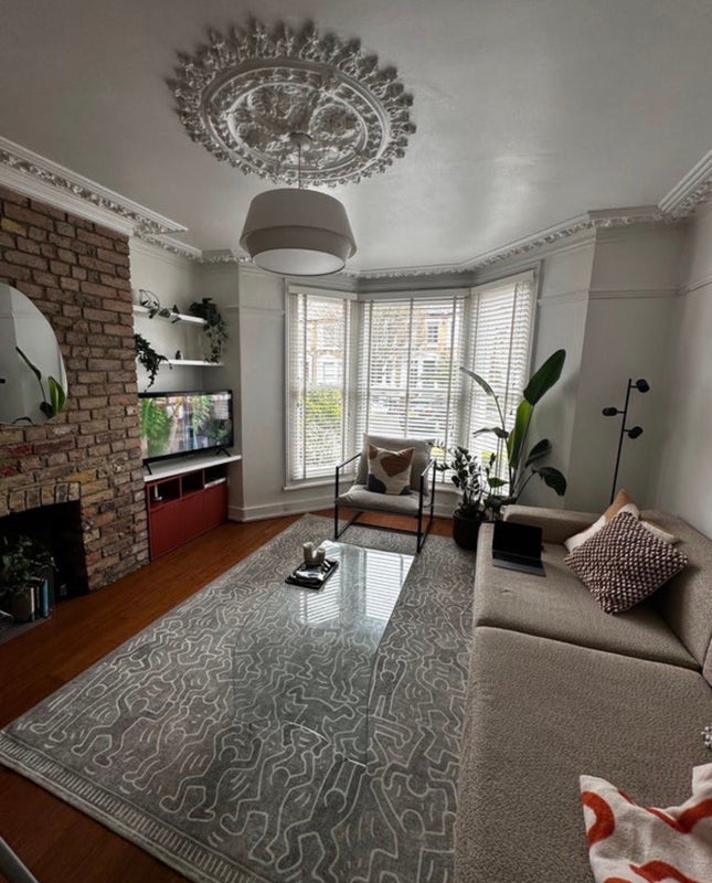 Room Waller Road in Greater London