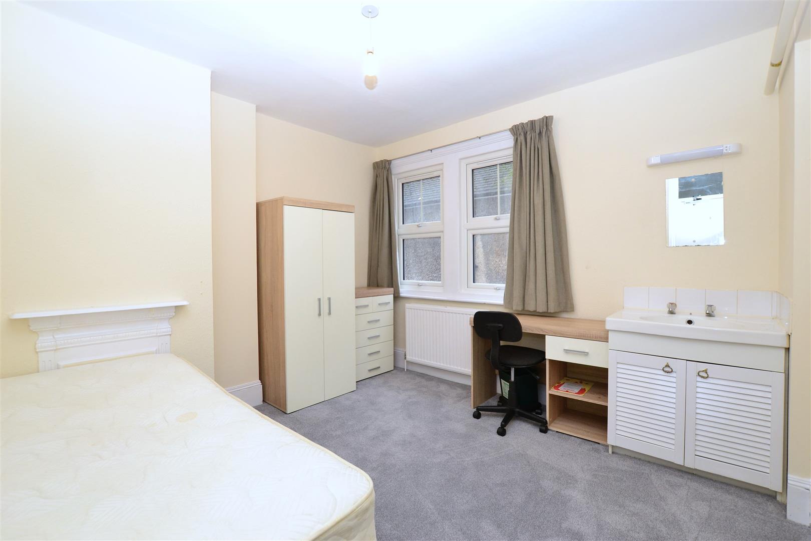 Room Upper Redlands Road in Reading