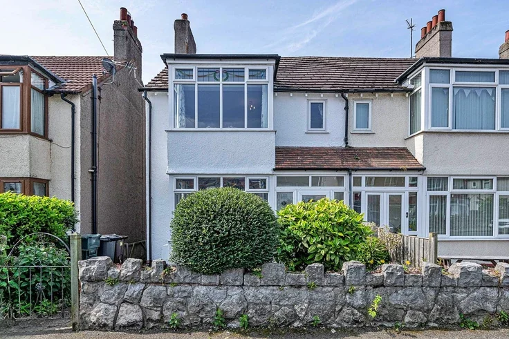 House Penrhyn Avenue in Colwyn Bay