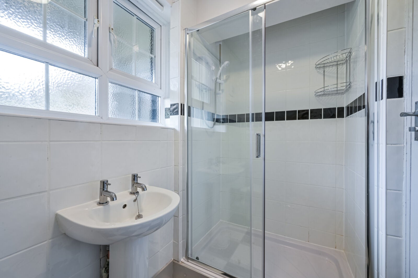 Flat Spencer Road in Greater London