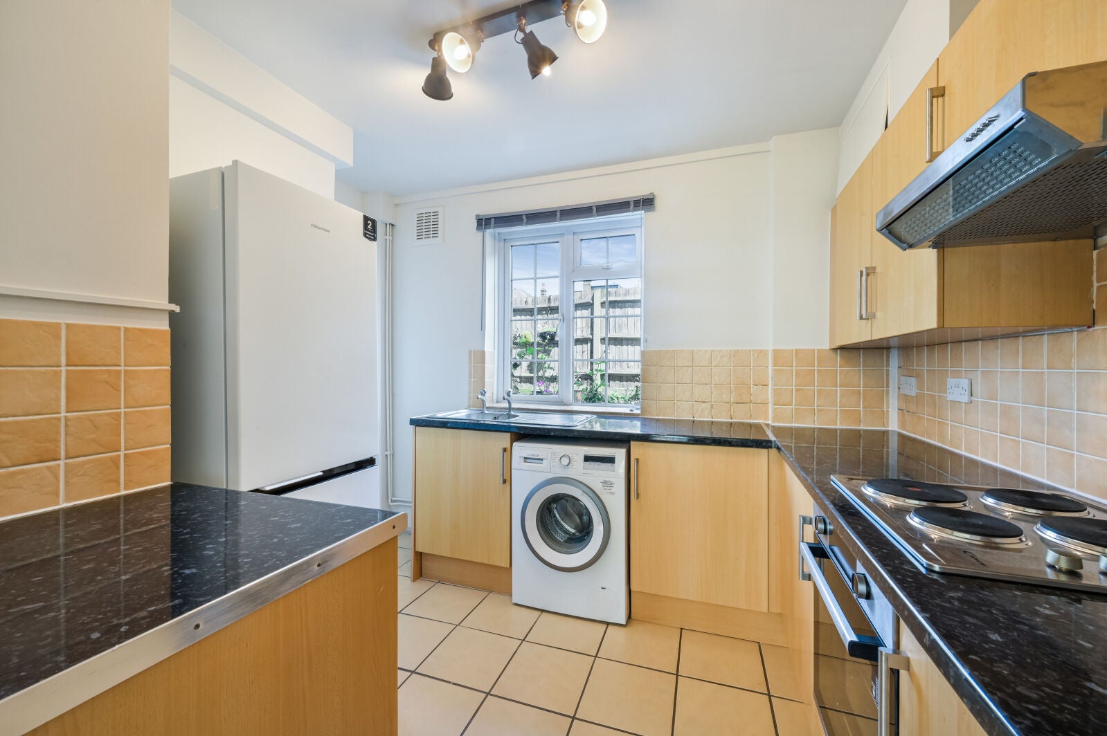 Flat Spencer Road in Greater London