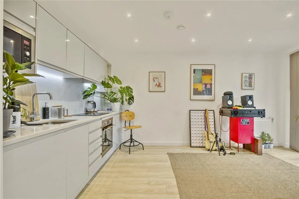 Flat Lebus Street in Greater London