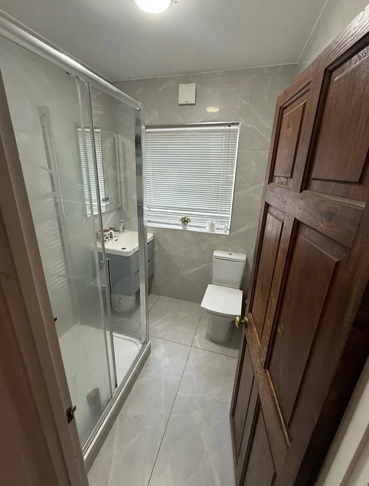 Room London Road in Greater London
