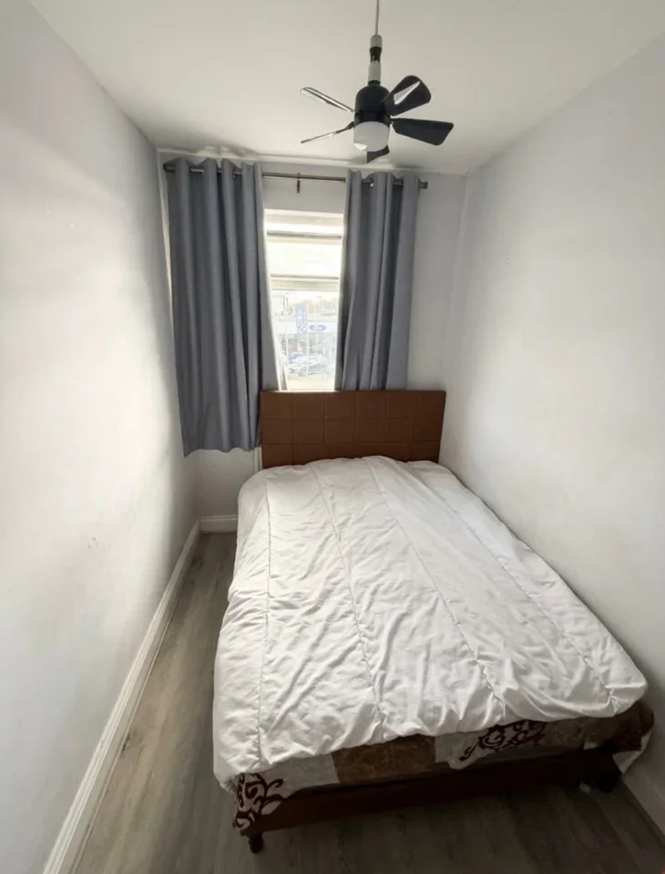 Room London Road in Greater London
