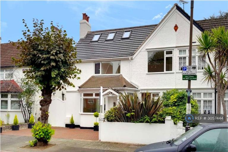 House Rural Way in Greater London